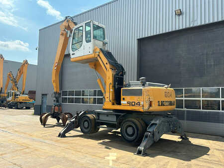 Liebherr A 904 C - Material Handler