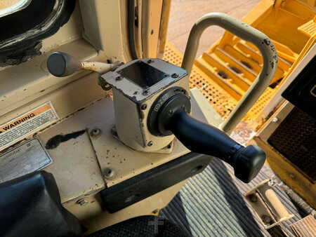 Telaketjupuskutraktorit 2000 Caterpillar D8R (15)