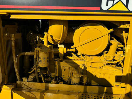 Telaketjupuskutraktorit 2000 Caterpillar D8R (16)