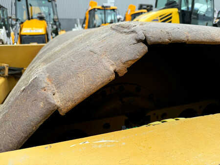 Bandenwalsen 2011 Caterpillar CS76 XT (31)