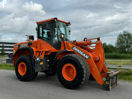 Doosan DL300-5