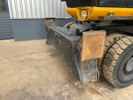 Pelle sur pneus 2013 JCB JS200W Material Handler (15)