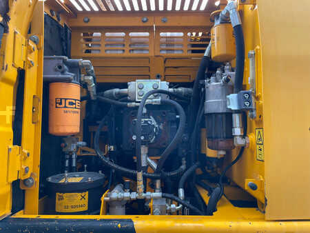 Pelle sur pneus 2013 JCB JS200W Material Handler (22)