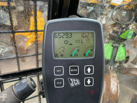 Pelle sur pneus 2013 JCB JS200W Material Handler (24)