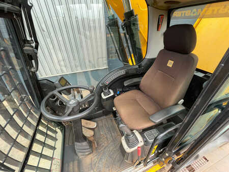 Pelle sur pneus 2013 JCB JS200W Material Handler (27)