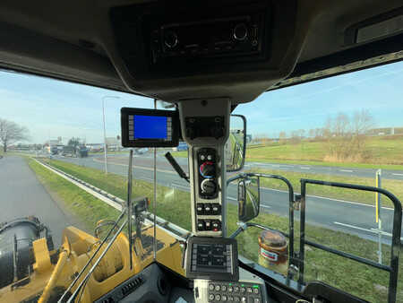 Carregadeira de rodas 2019 Caterpillar 988K XE (36)