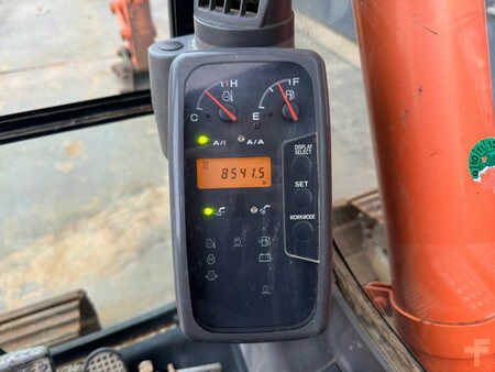 Korečková rýpadla 2007 Hitachi ZX135US (29)