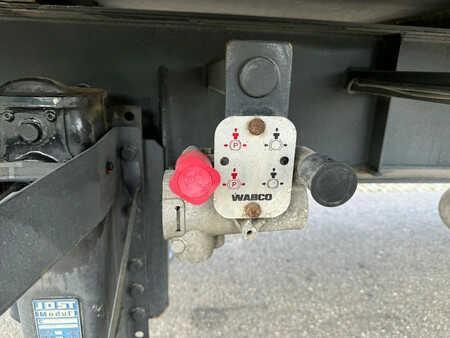 Power Generator 2006 Olympian GEP165 150kVA Generator set on trailer (18)