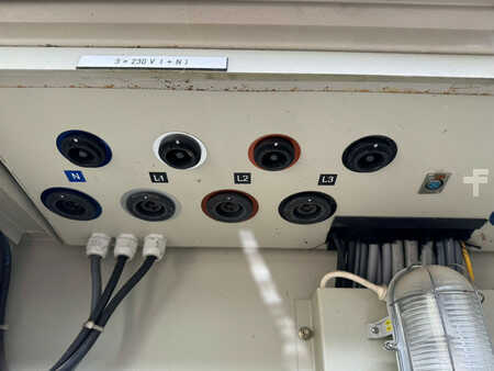 Power Generator 2006 Olympian GEP165 150kVA Generator set on trailer (32)