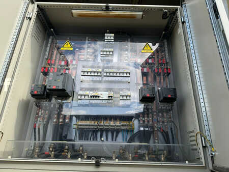 Power Generator 2006 Olympian GEP165 150kVA Generator set on trailer (33)