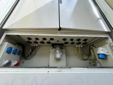 Power Generator 2006 Olympian GEP165 150kVA Generator set on trailer (34)