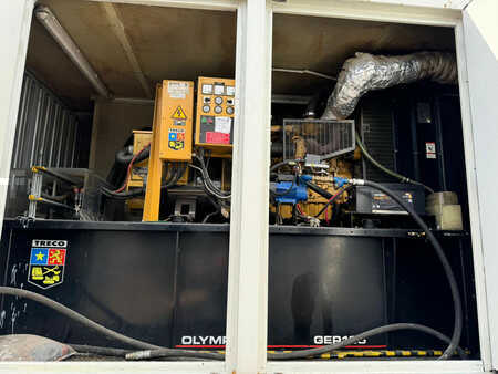 Power Generator 2006 Olympian GEP165 150kVA Generator set on trailer (36)