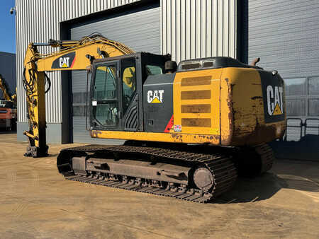 Kettenbagger 2015 Caterpillar 323EL (3)