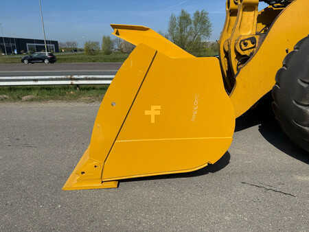 Kolové nakladače 2020 Caterpillar 980M (10)