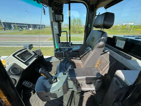 Kolové nakladače 2020 Caterpillar 980M (22)