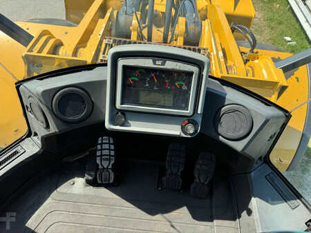 Kolové nakladače 2020 Caterpillar 980M (25)