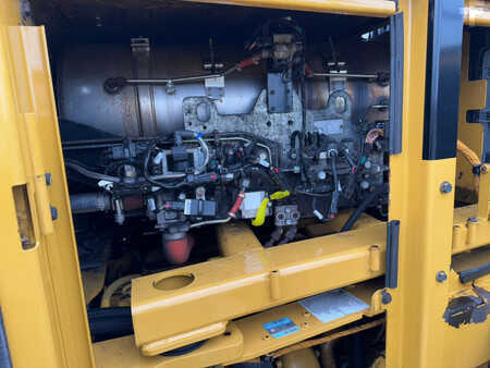 Carregadeira de rodas 2019 Caterpillar 988K (23)