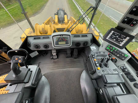 Carregadeira de rodas 2019 Caterpillar 988K (27)