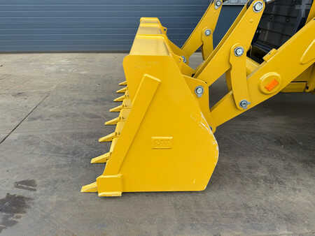 Rigid Backhoe Loader 2024 Caterpillar 424 - 4WD / AC (11)