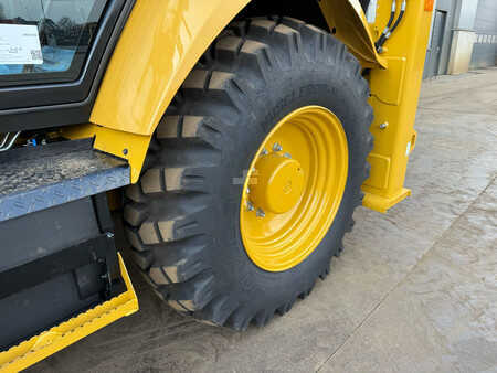 Rigid Backhoe Loader 2024 Caterpillar 424 - 4WD / AC (19)