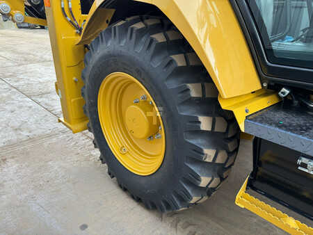 Rigid Backhoe Loader 2024 Caterpillar 424 - 4WD / AC (20)