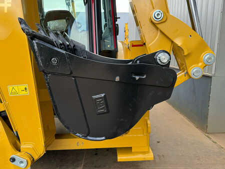 Rigid Backhoe Loader 2024 Caterpillar 424 - 4WD / AC (18)