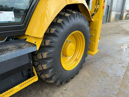 Rigid Backhoe Loader 2024 Caterpillar 424 - 4WD / AC (19)