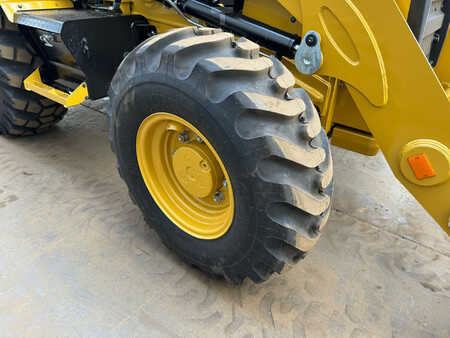 Rigid Backhoe Loader 2024 Caterpillar 424 - 4WD / AC (22)