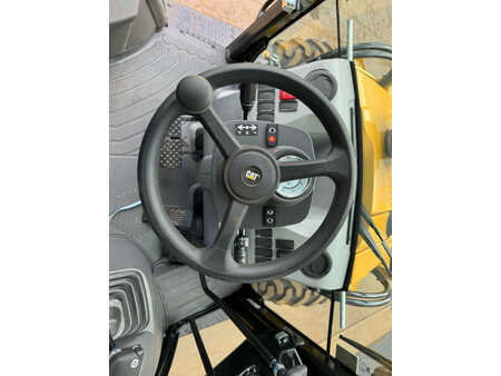 Rigid Backhoe Loader 2024 Caterpillar 424 - 4WD / AC (27)