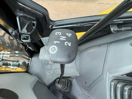 Rigid Backhoe Loader 2024 Caterpillar 424 - 4WD / AC (29)