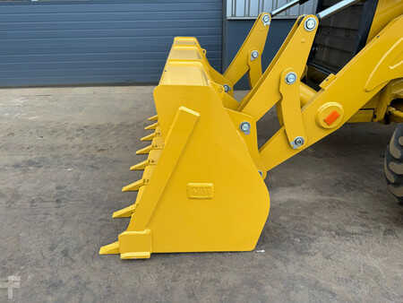 Rigid Backhoe Loader 2024 Caterpillar 424 - 4WD / AC (8)