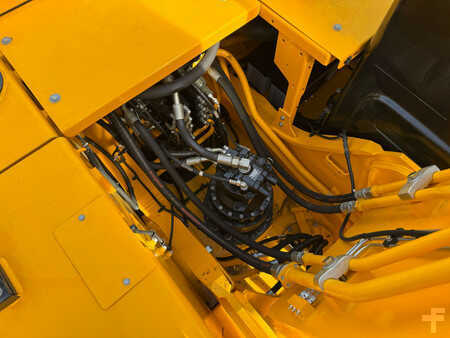 Beltegraver 2025 JCB 245LR Long Reach Excavator (13)