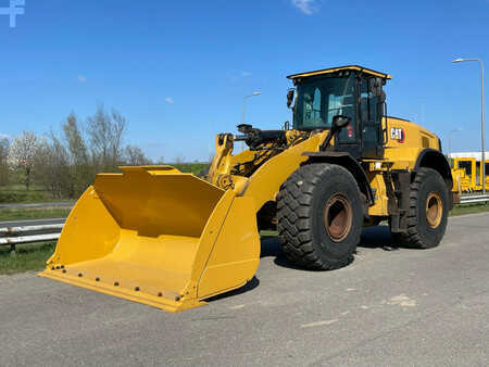Kolové nakladače 2021 Caterpillar 972M XE - CE / new tires / new bucket edge (2)