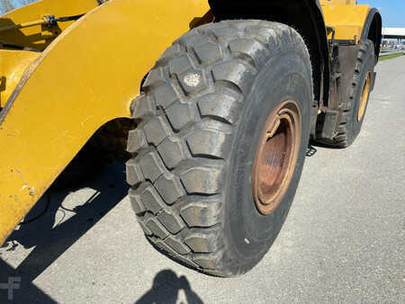 Kolové nakladače 2021 Caterpillar 972M XE - CE / new tires / new bucket edge (31)