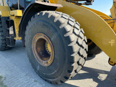 Kolové nakladače 2021 Caterpillar 972M XE - CE / new tires / new bucket edge (32)