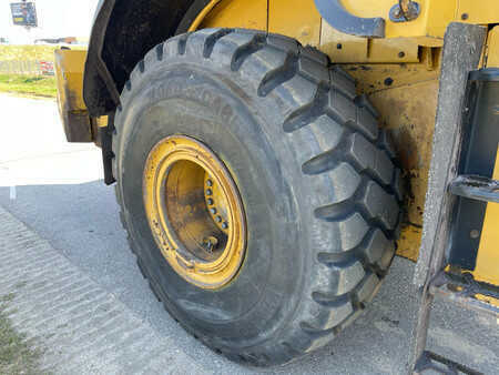 Kolové nakladače 2021 Caterpillar 972M XE - CE / new tires / new bucket edge (33)