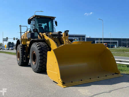 Kolové nakladače 2021 Caterpillar 972M XE - CE / new tires / new bucket edge (6)