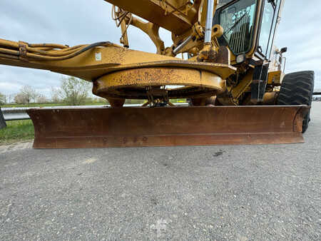Grader 1997 Caterpillar 140H 3306 engine (11)