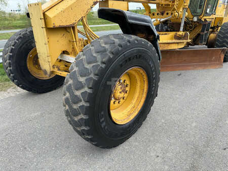 Grader 1997 Caterpillar 140H 3306 engine (16)