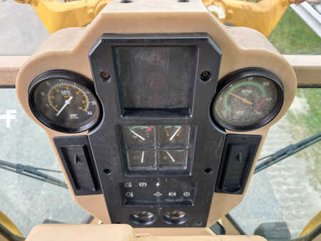 Grader 1997 Caterpillar 140H 3306 engine (22)