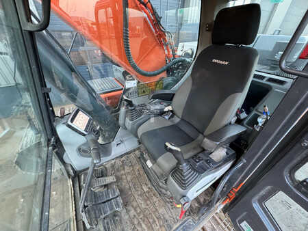 Korečková rýpadla 2018 Doosan DX300LC-5 (8)