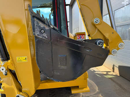 Koparko - Ładowarki sztywne 2025 Caterpillar 424 4x4 Backhoe Loader (18)