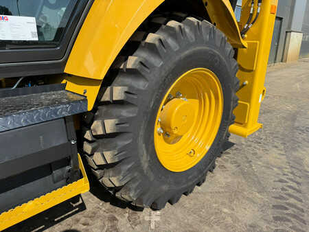 Koparko - Ładowarki sztywne 2025 Caterpillar 424 4x4 Backhoe Loader (19)