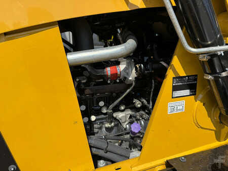 Koparko - Ładowarki sztywne 2025 Caterpillar 424 4x4 Backhoe Loader (25)