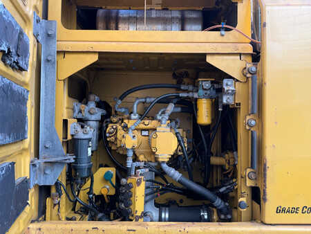 Rupsgraafmachines 2015 Caterpillar 323EL (19)