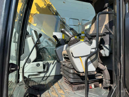 Rupsgraafmachines 2015 Caterpillar 323EL (26)