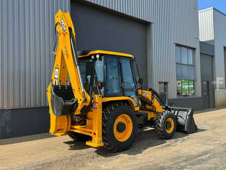 Koparko - Ładowarki sztywne 2024 JCB 3DX 4x4 4-1 Bucket, Hammerlines (13)