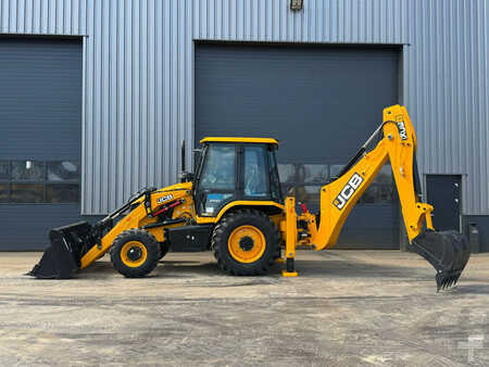 Koparko - Ładowarki sztywne 2024 JCB 3DX 4x4 4-1 Bucket, Hammerlines (14)