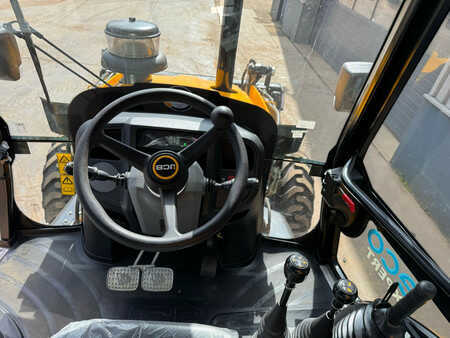 Koparko - Ładowarki sztywne 2024 JCB 3DX 4x4 4-1 Bucket, Hammerlines (26)