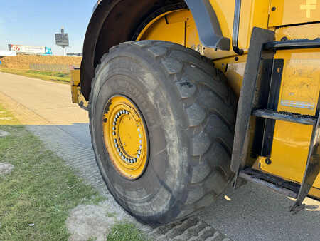 Kolové nakladače 2017 Caterpillar 980M (13)